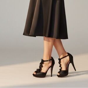 Betsy Johnson Black Satin Platform Heels Floral Appliqué Ankle Strap Shoes 7.5